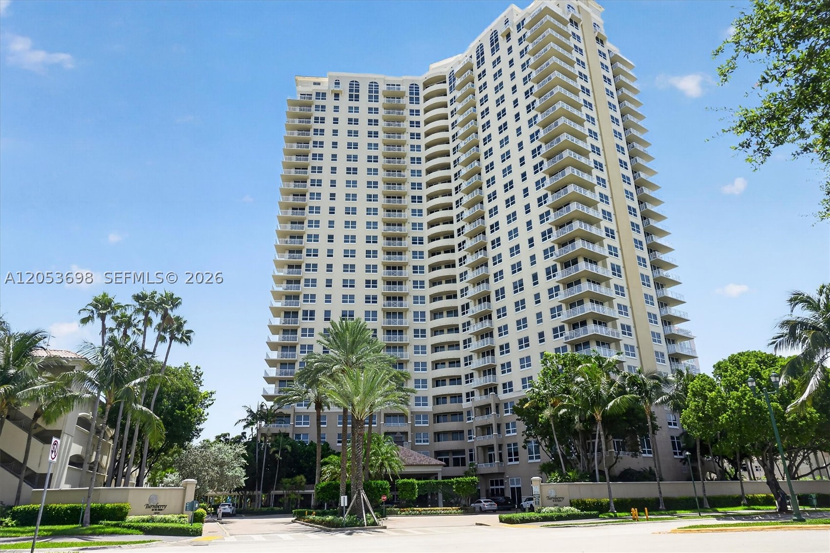 19501 W Country Club Dr #2401, Aventura FL 33180