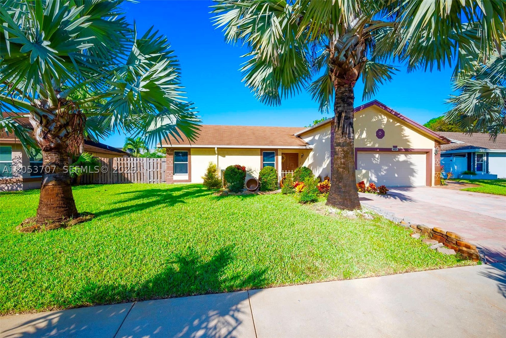 4921 NW 83rd Ave, Lauderhill FL 33351