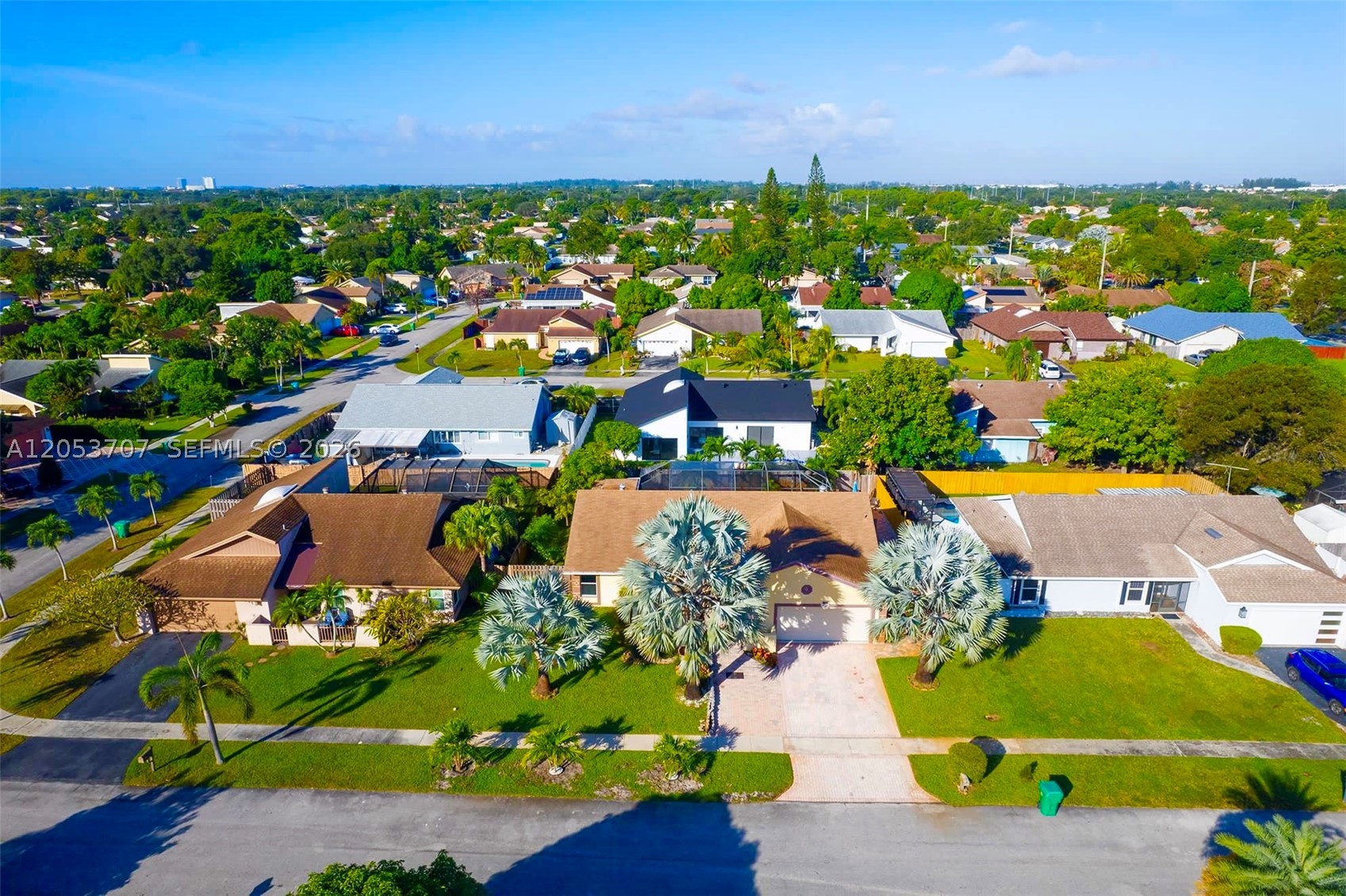 4921 NW 83rd Ave, Lauderhill FL 33351
