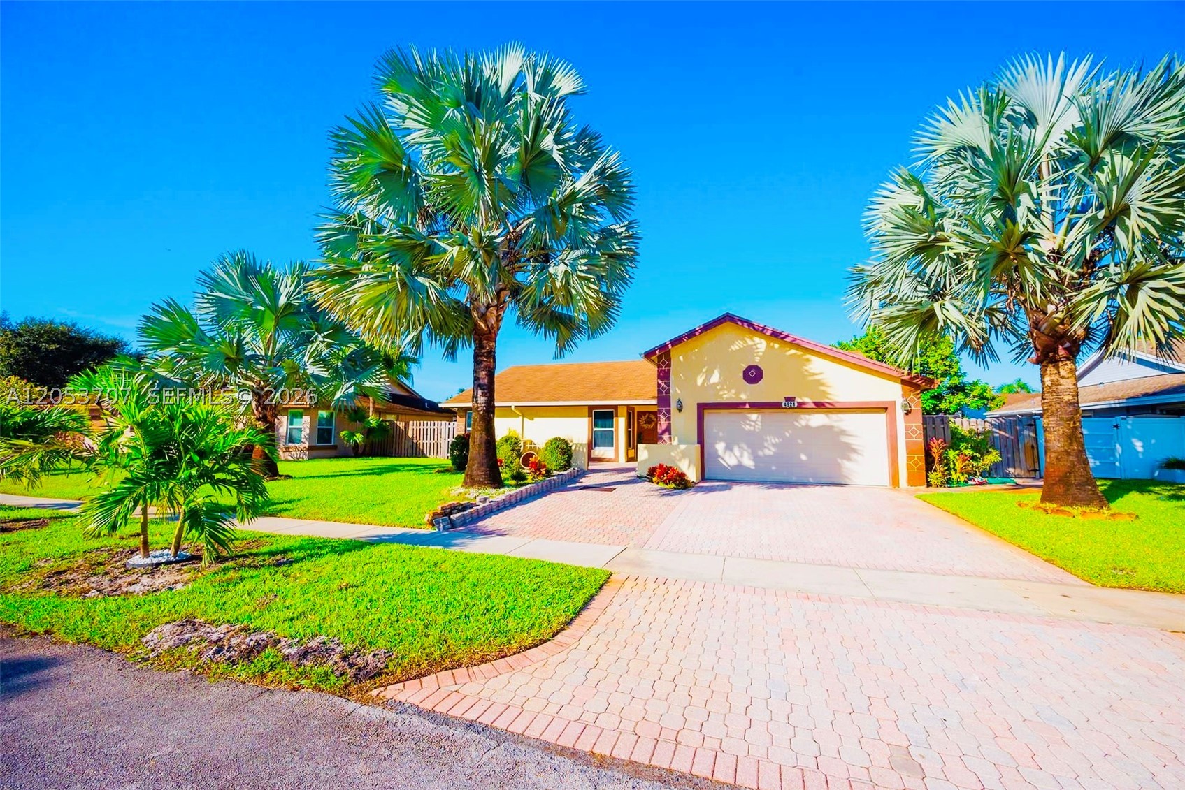 4921 NW 83rd Ave, Lauderhill FL 33351