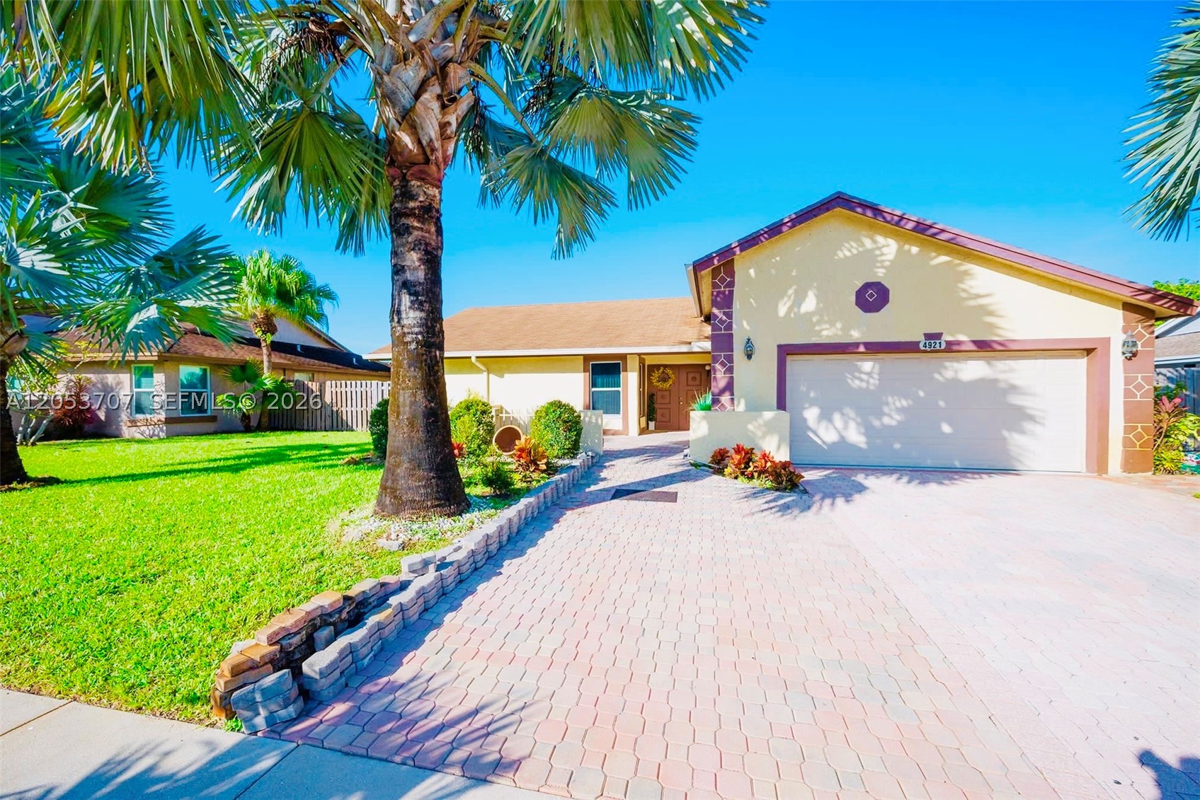 4921 NW 83rd Ave, Lauderhill FL 33351