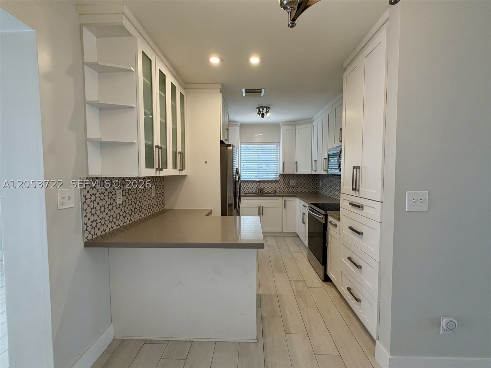 6320 SW 24th St, Miami FL 33155