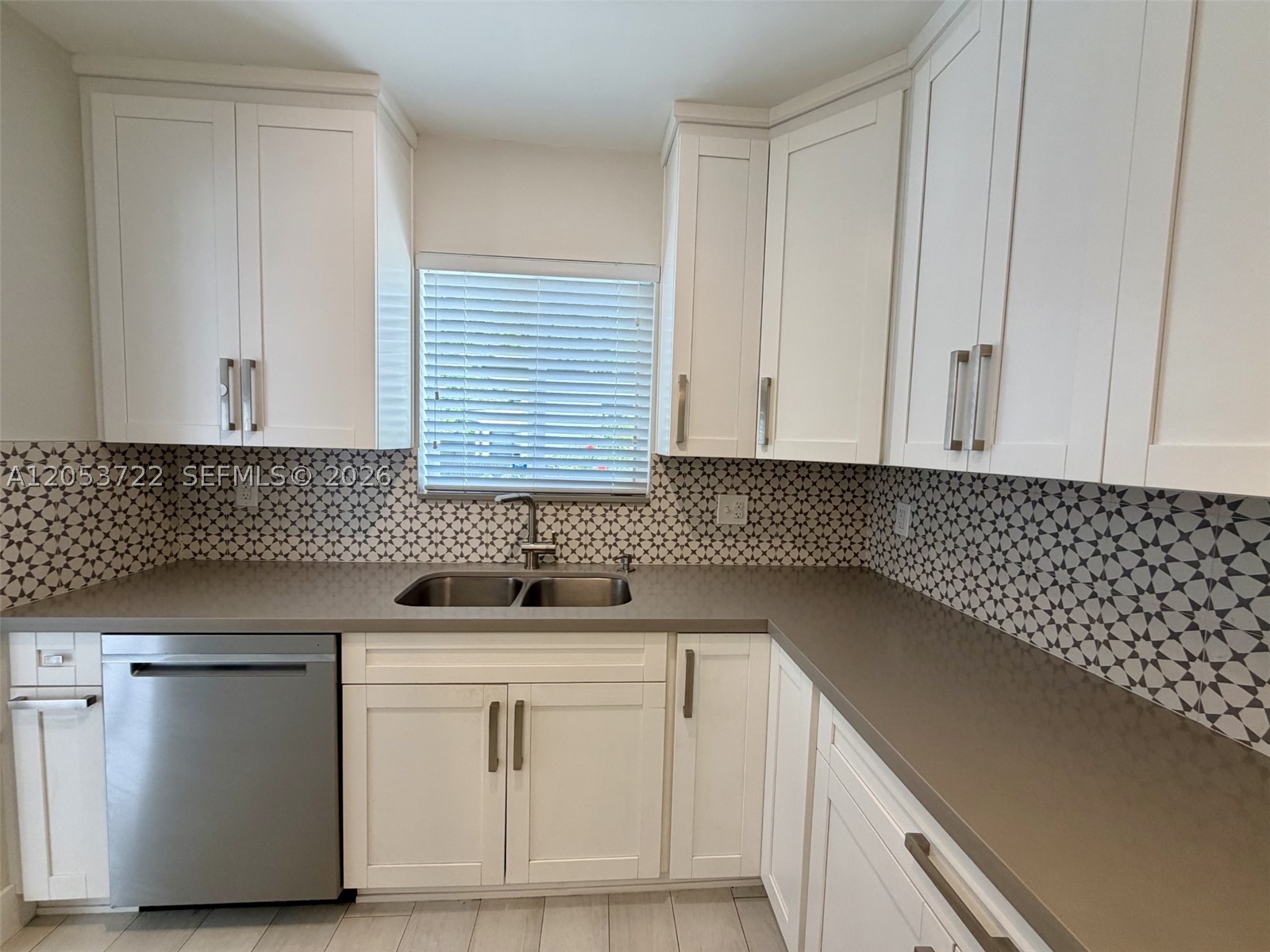 6320 SW 24th St, Miami FL 33155