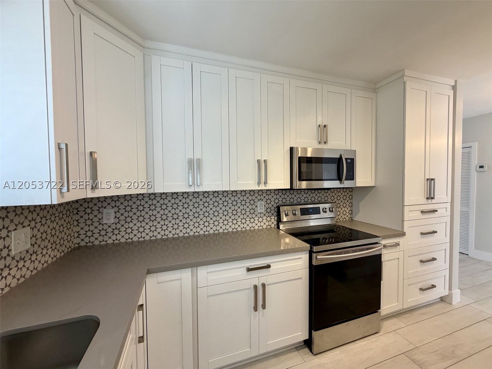 6320 SW 24th St, Miami FL 33155