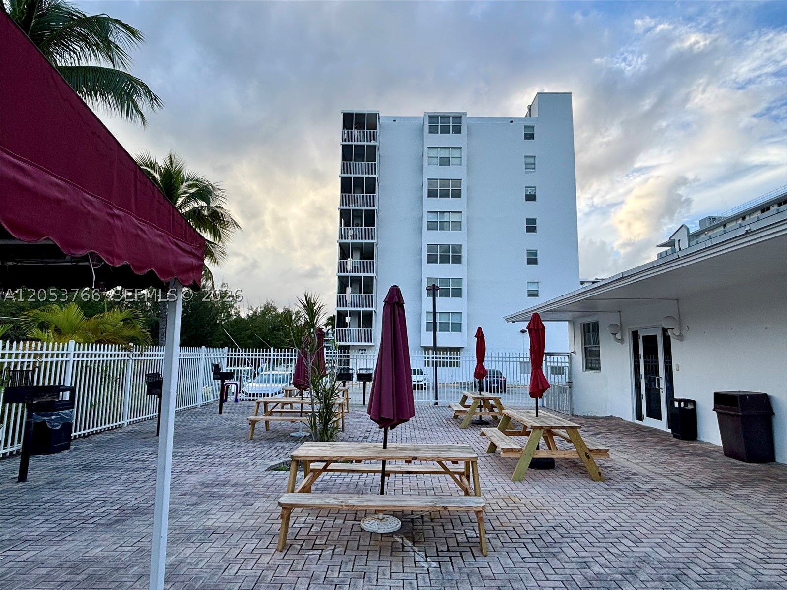 3660 NE 166th St #415, North Miami Beach FL 33160