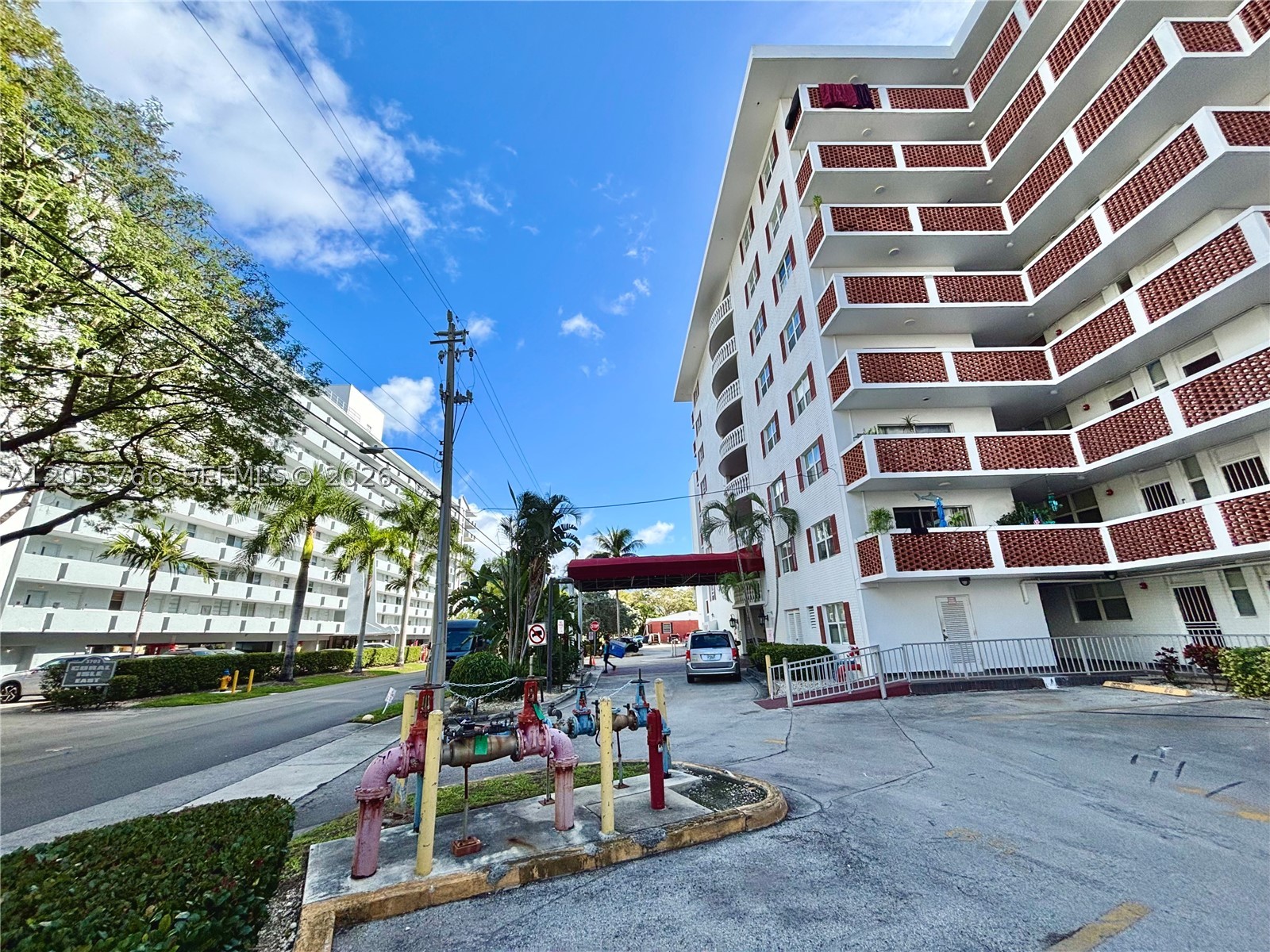 3660 NE 166th St #415, North Miami Beach FL 33160