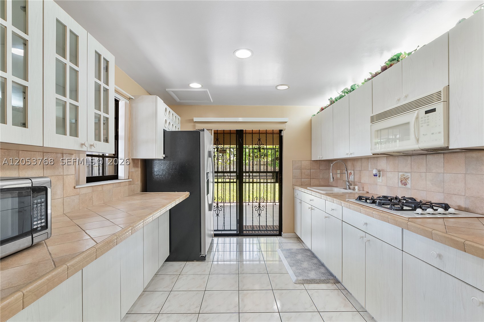 601 E 22nd St #601, Hialeah FL 33013