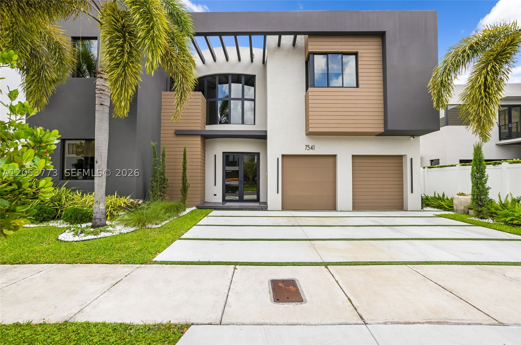 7541 NW 100th Ave, Doral FL 33178