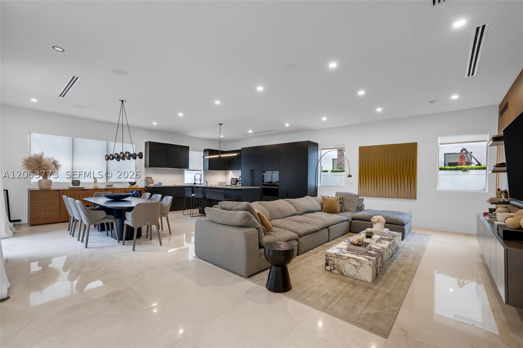 7541 NW 100th Ave, Doral FL 33178
