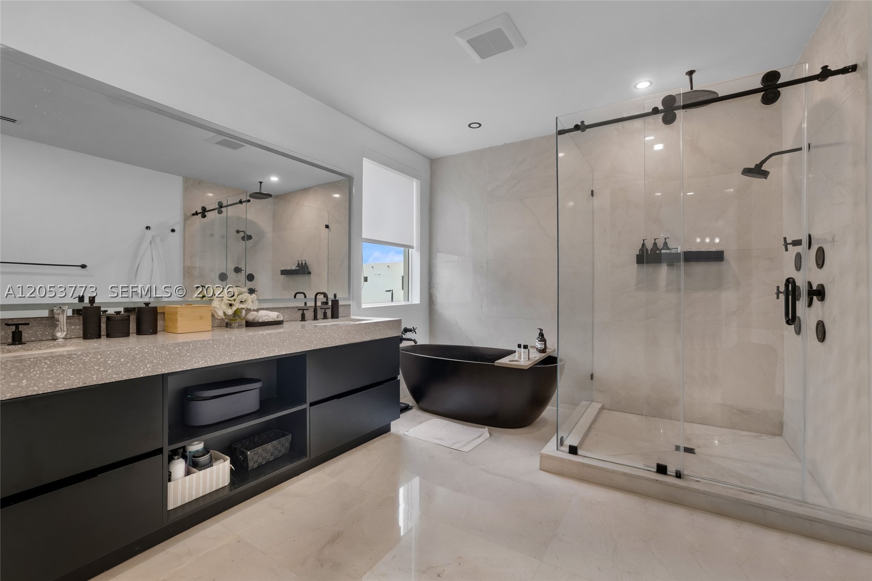 7541 NW 100th Ave, Doral FL 33178