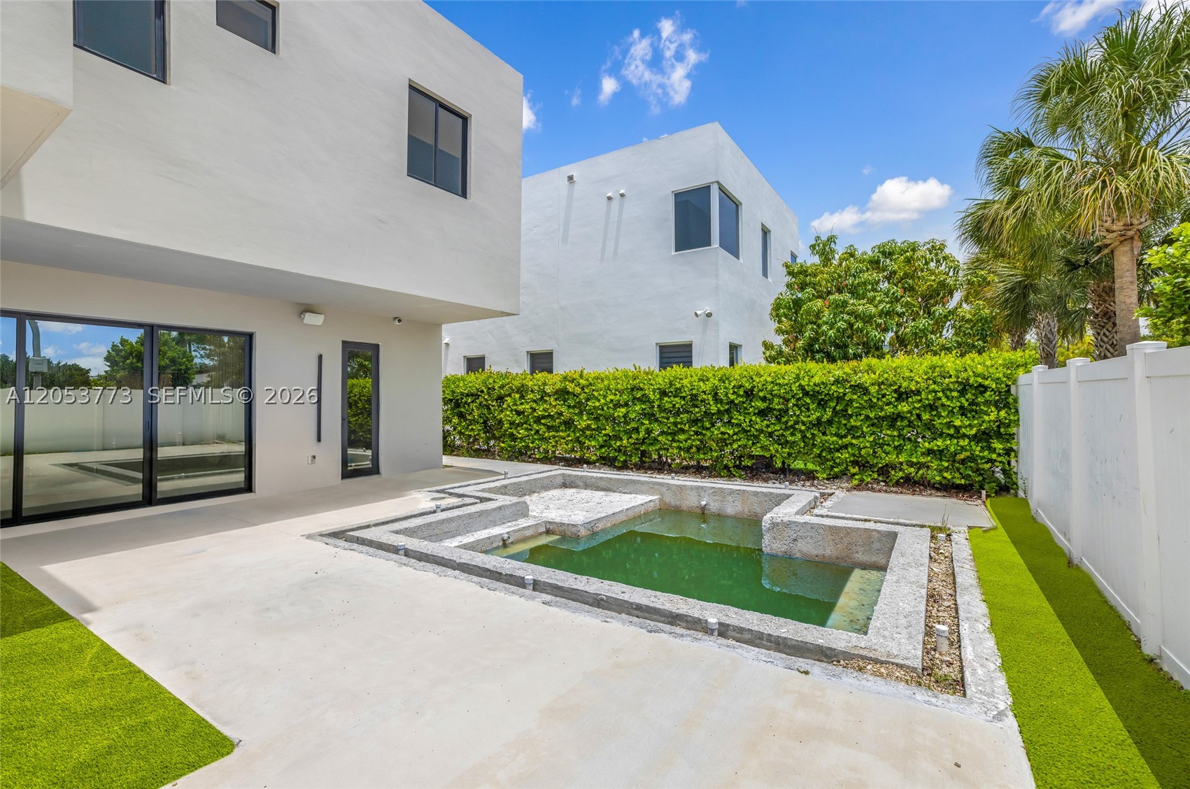 7541 NW 100th Ave, Doral FL 33178