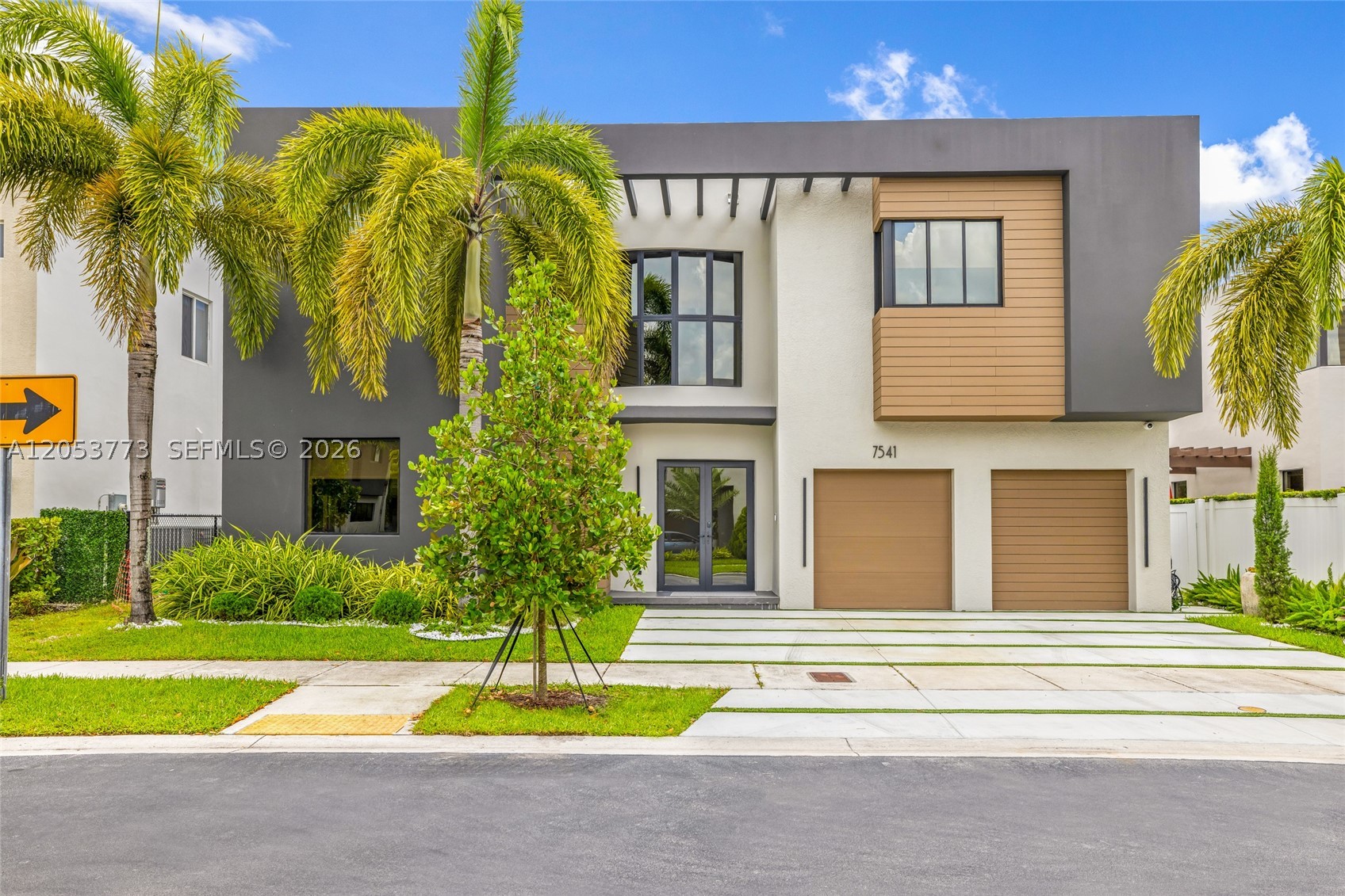 7541 NW 100th Ave, Doral FL 33178