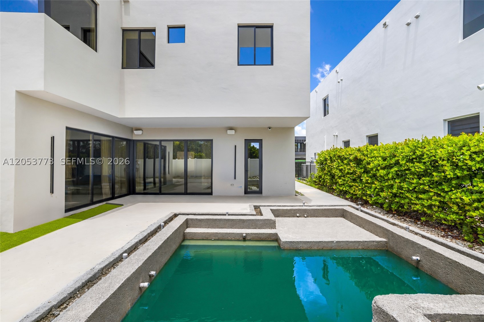 7541 NW 100th Ave, Doral FL 33178