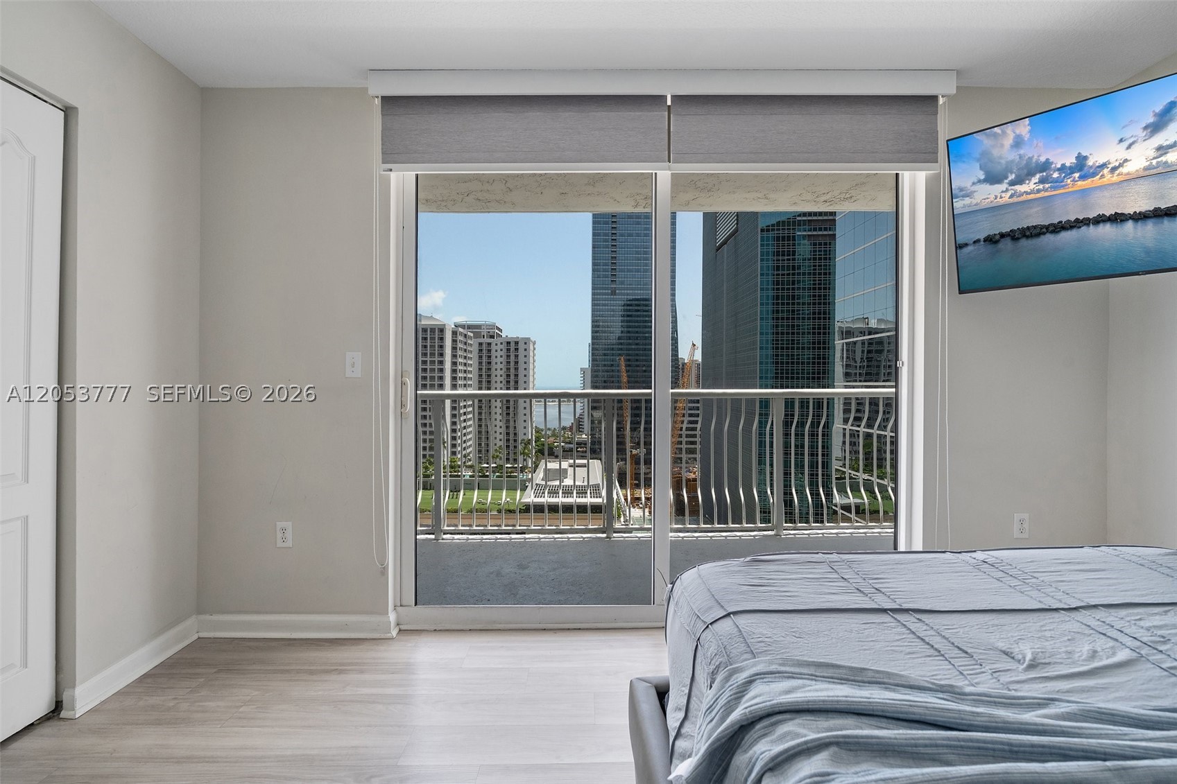 1200 Brickell Bay Dr #2423, Miami FL 33131