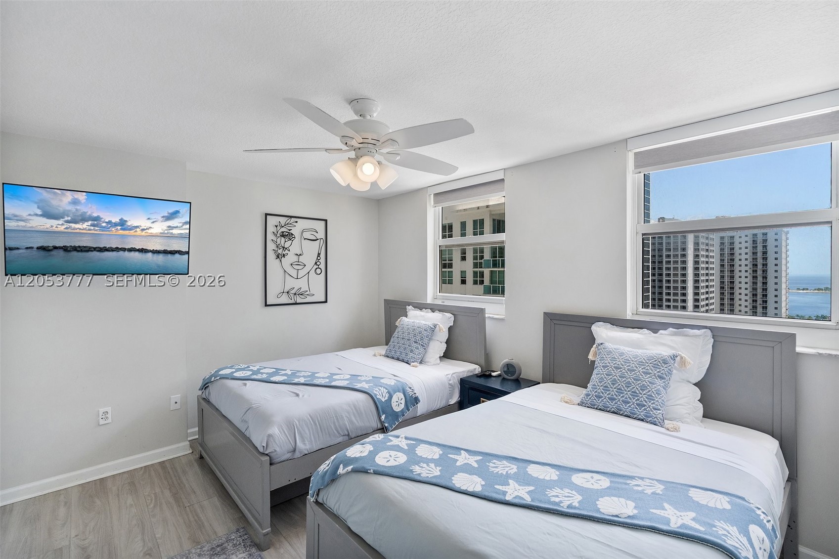 1200 Brickell Bay Dr #2423, Miami FL 33131