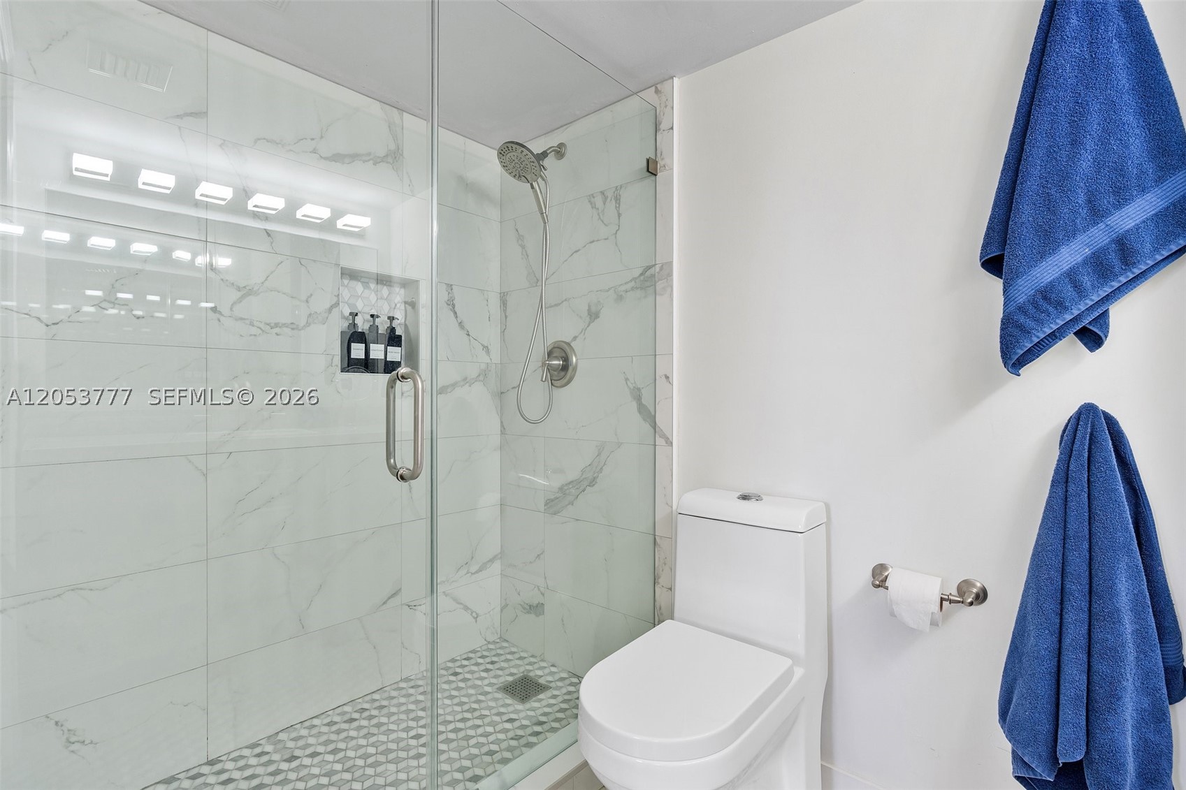 1200 Brickell Bay Dr #2423, Miami FL 33131