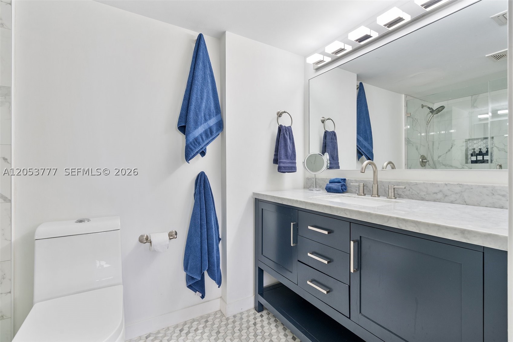 1200 Brickell Bay Dr #2423, Miami FL 33131