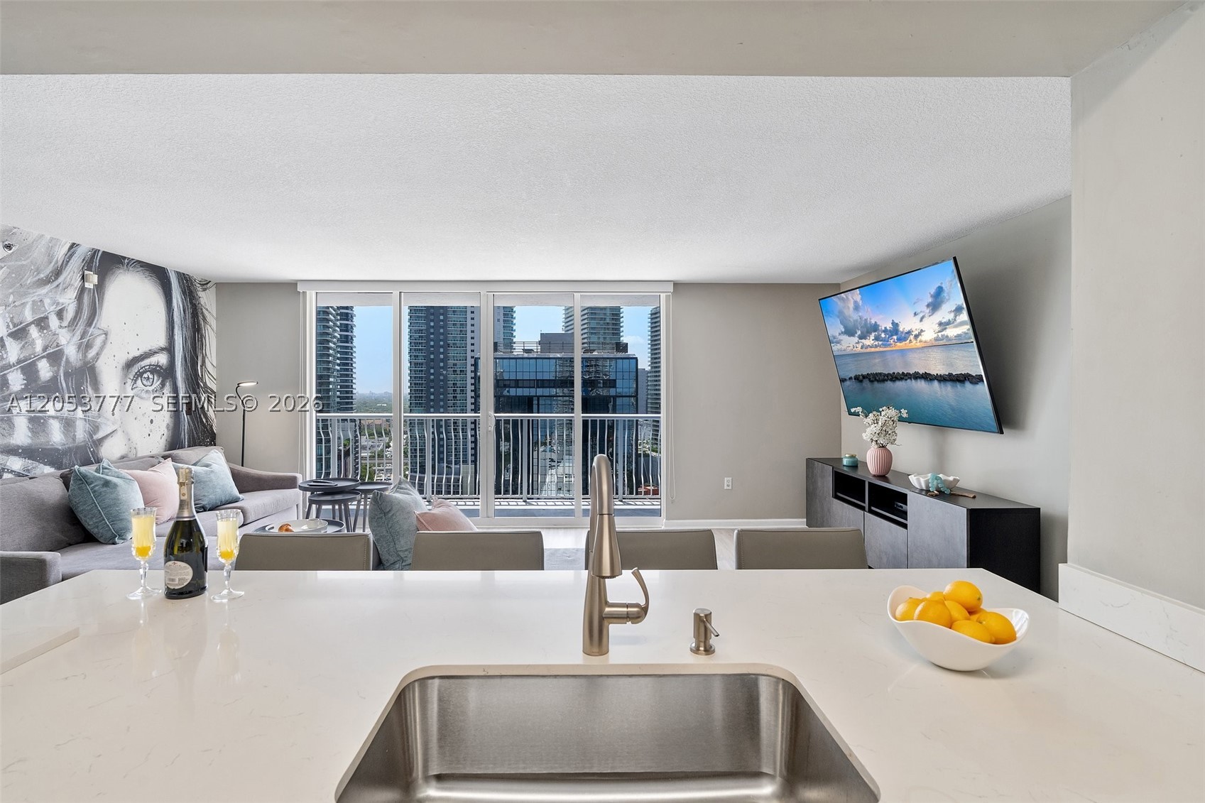 1200 Brickell Bay Dr #2423, Miami FL 33131