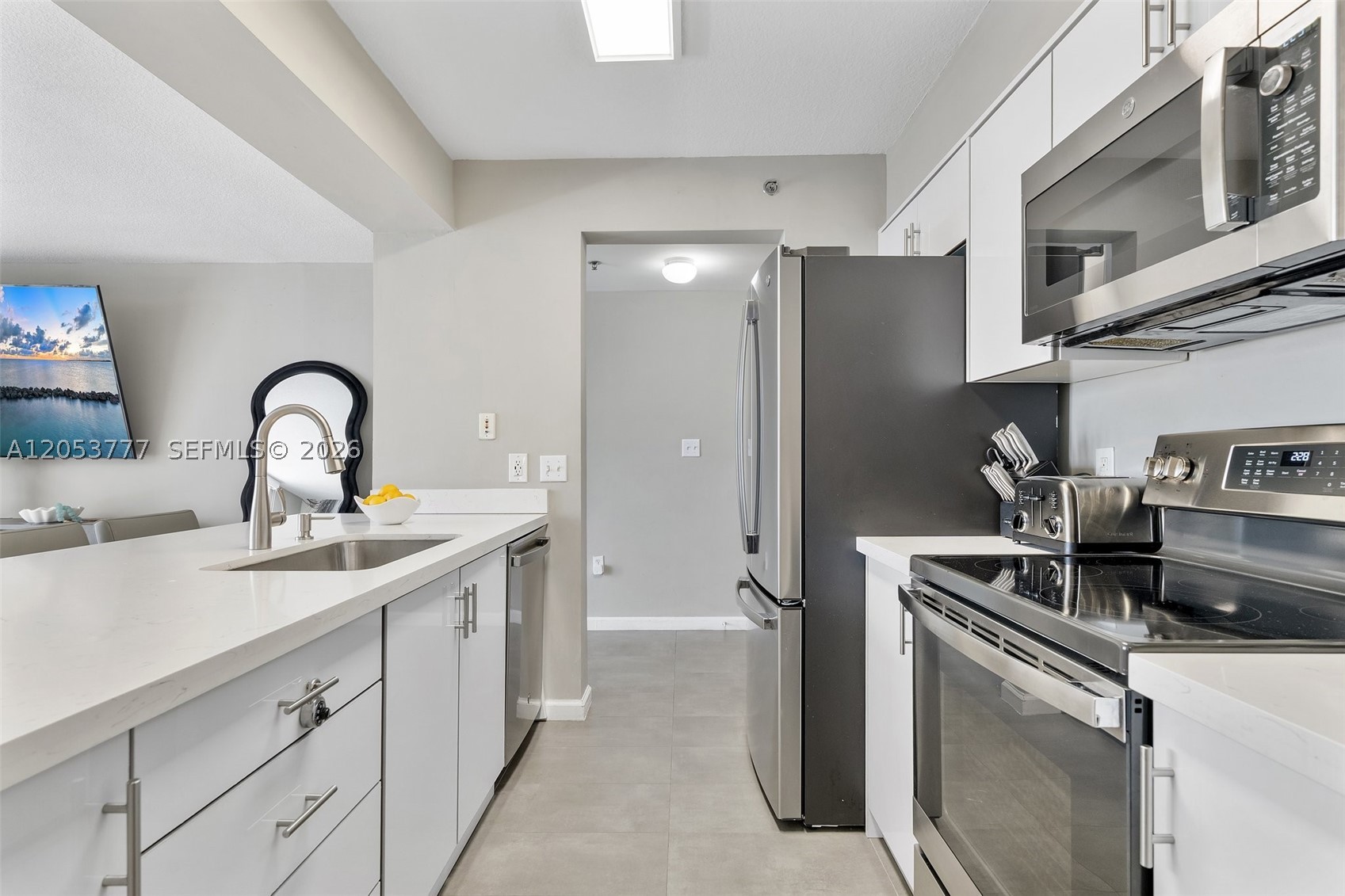1200 Brickell Bay Dr #2423, Miami FL 33131