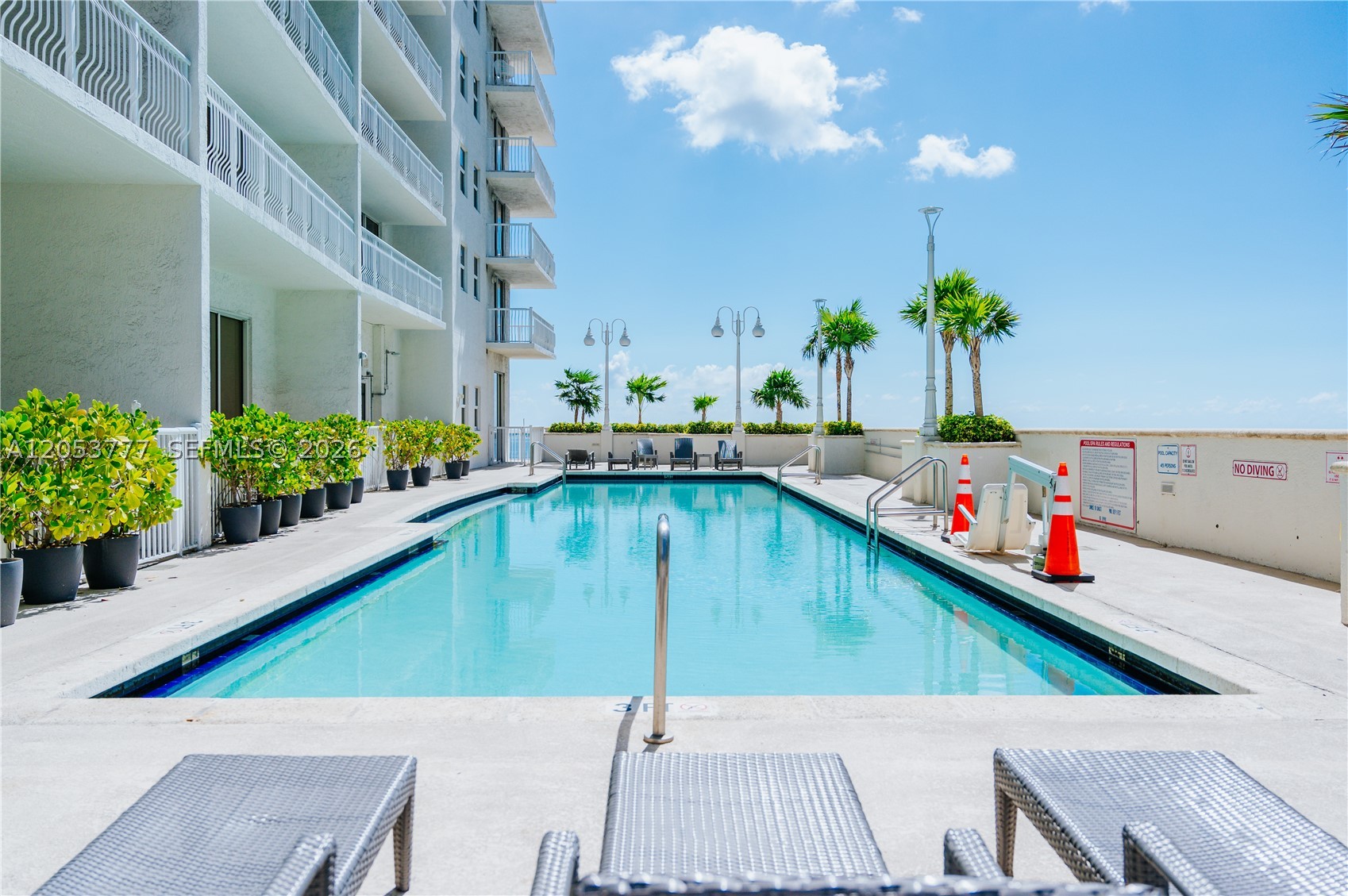 1200 Brickell Bay Dr #2423, Miami FL 33131