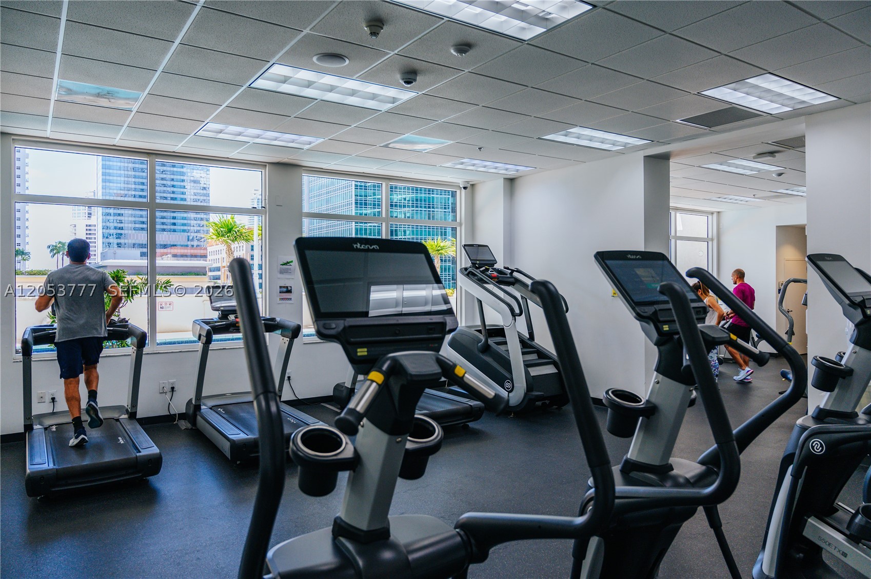 1200 Brickell Bay Dr #2423, Miami FL 33131