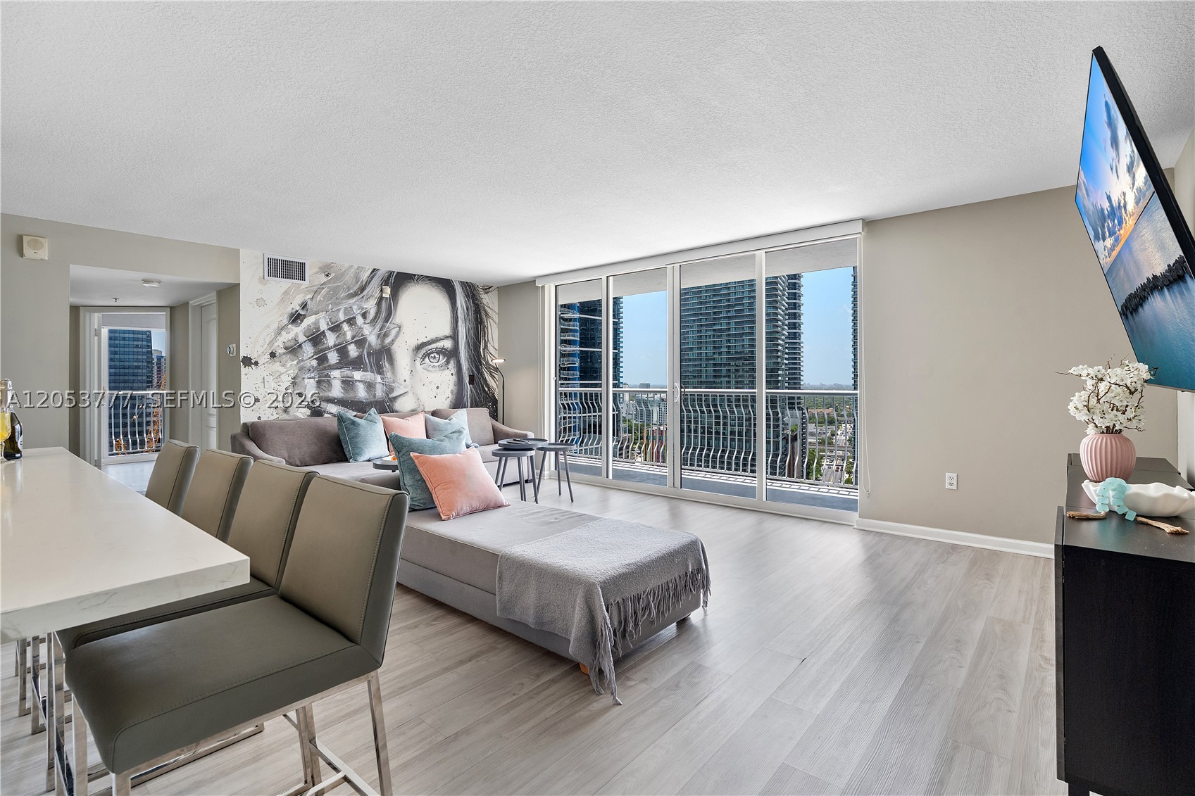 1200 Brickell Bay Dr #2423, Miami FL 33131