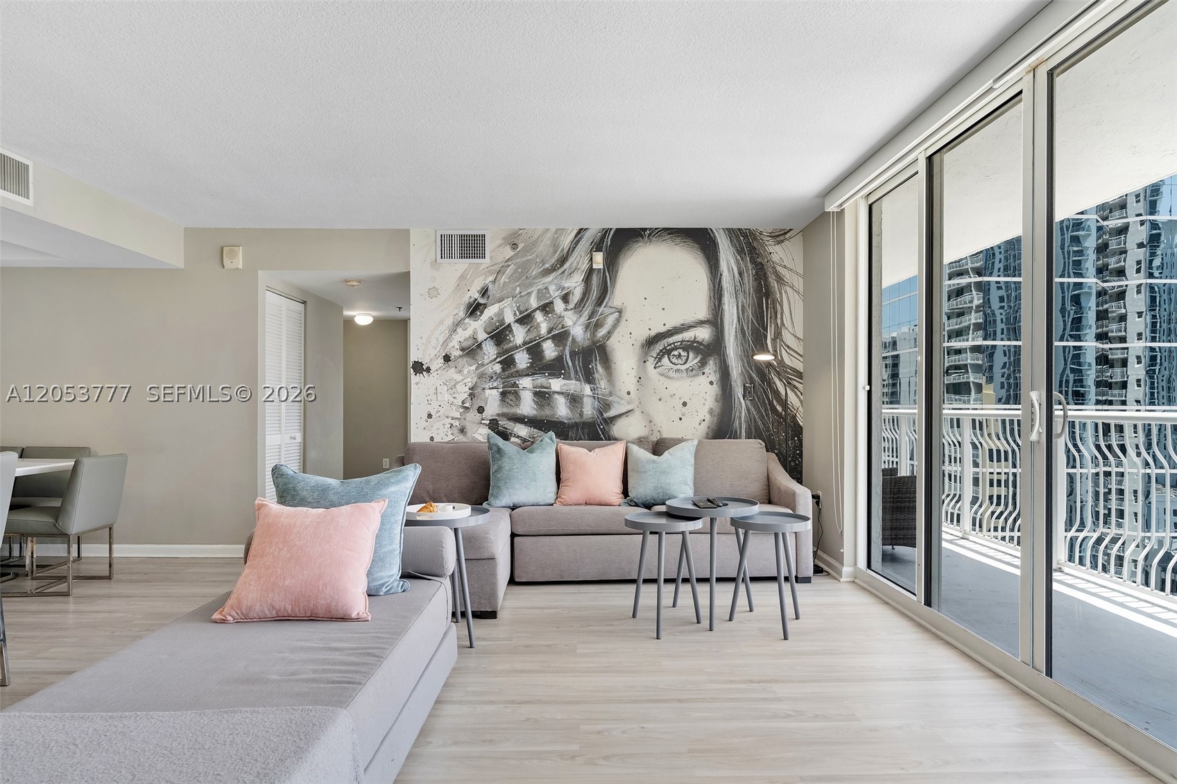 1200 Brickell Bay Dr #2423, Miami FL 33131