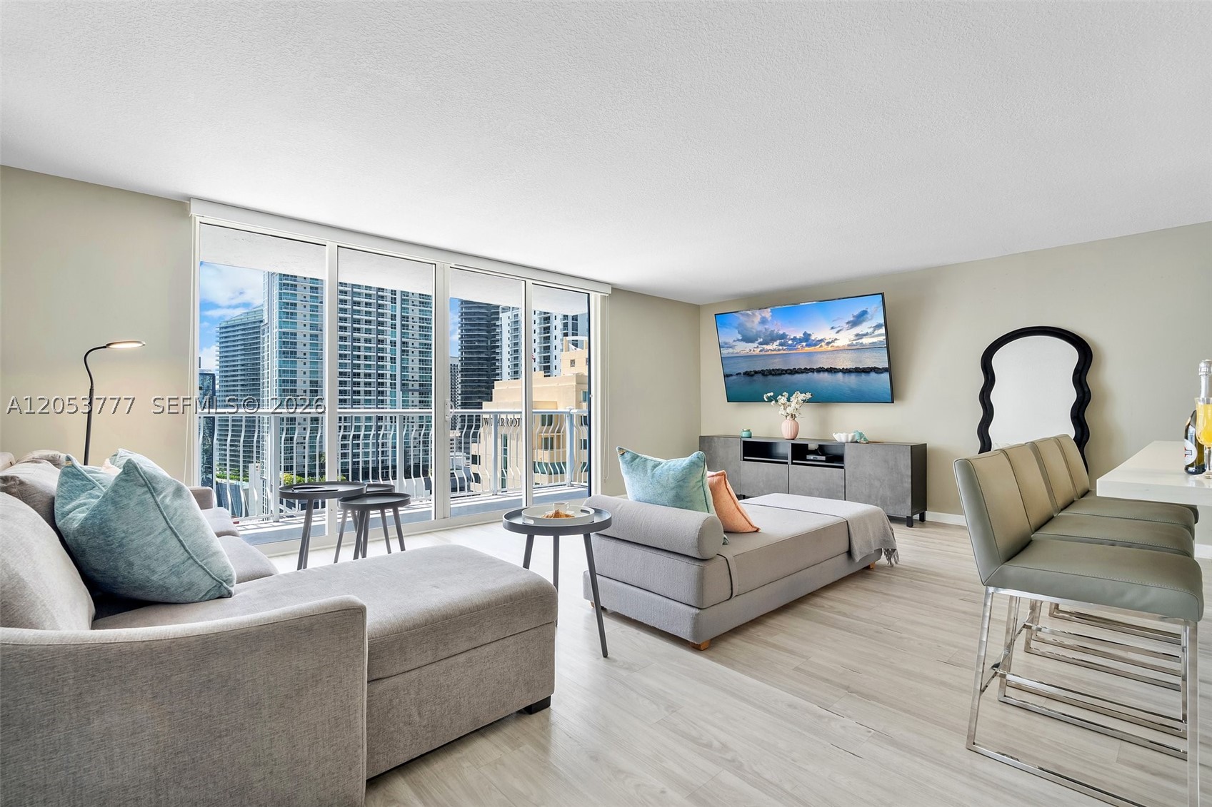 1200 Brickell Bay Dr #2423, Miami FL 33131