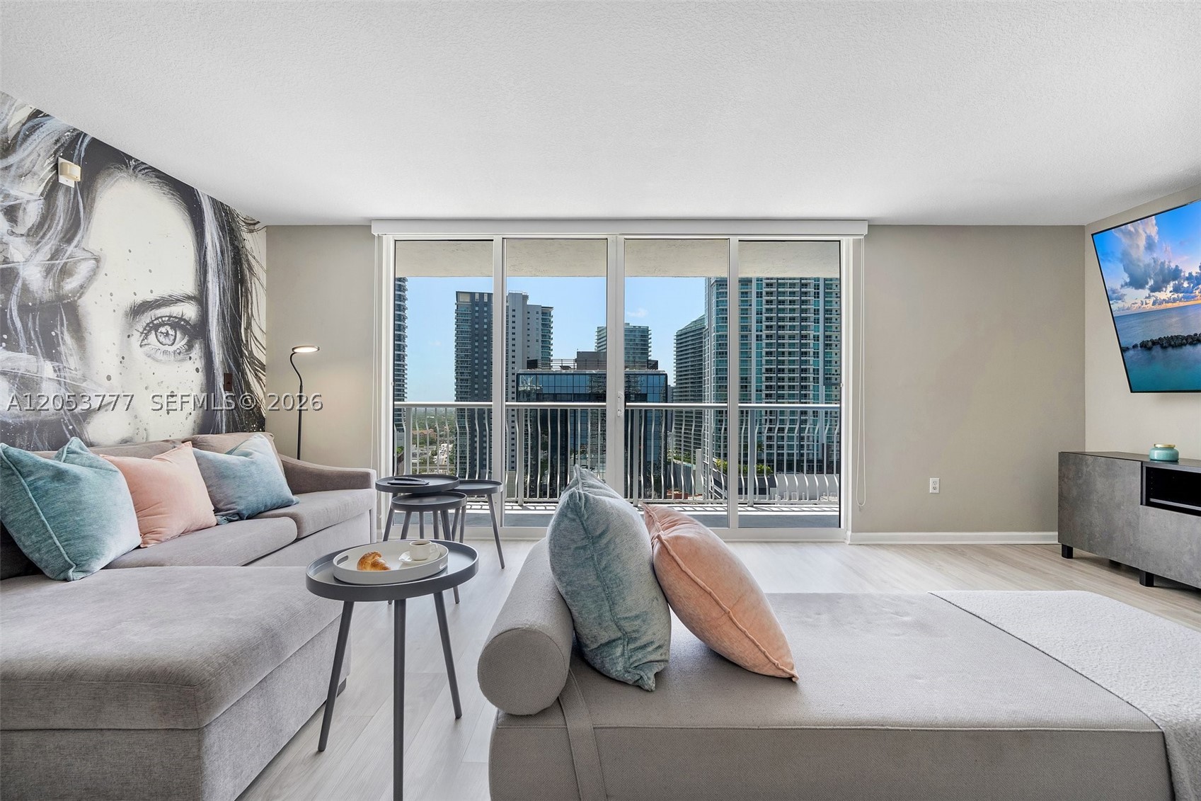 1200 Brickell Bay Dr #2423, Miami FL 33131