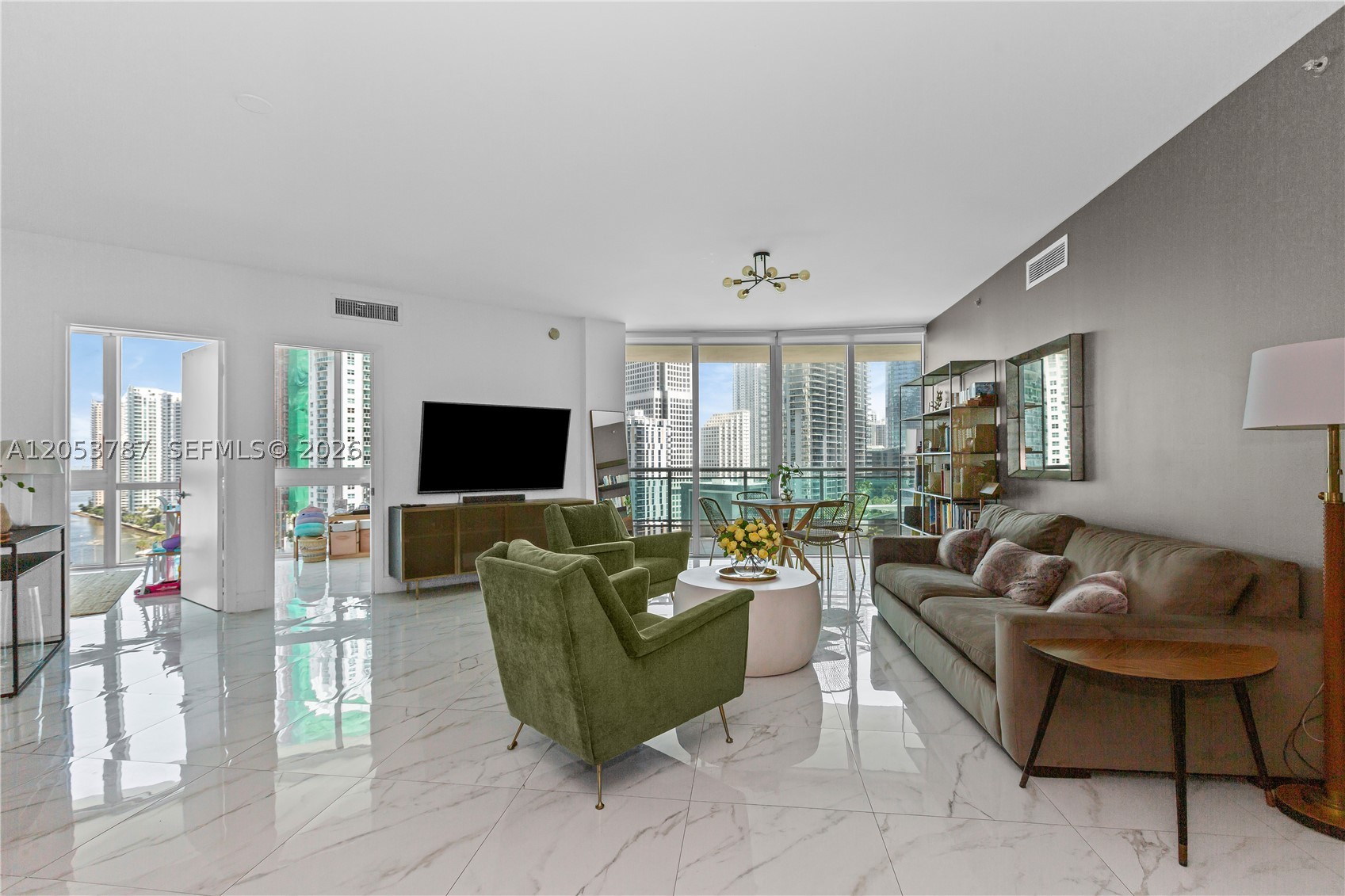 350 S Miami Ave #2102, Miami FL 33130