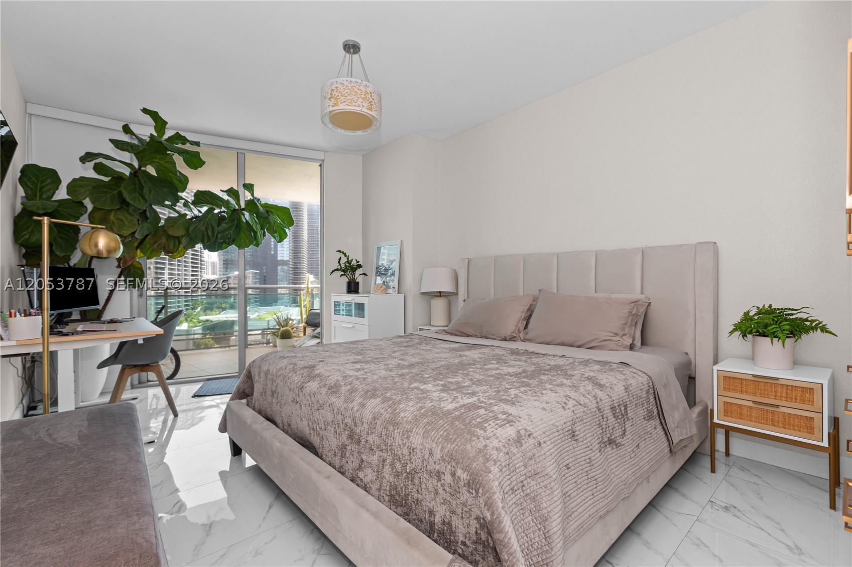 350 S Miami Ave #2102, Miami FL 33130