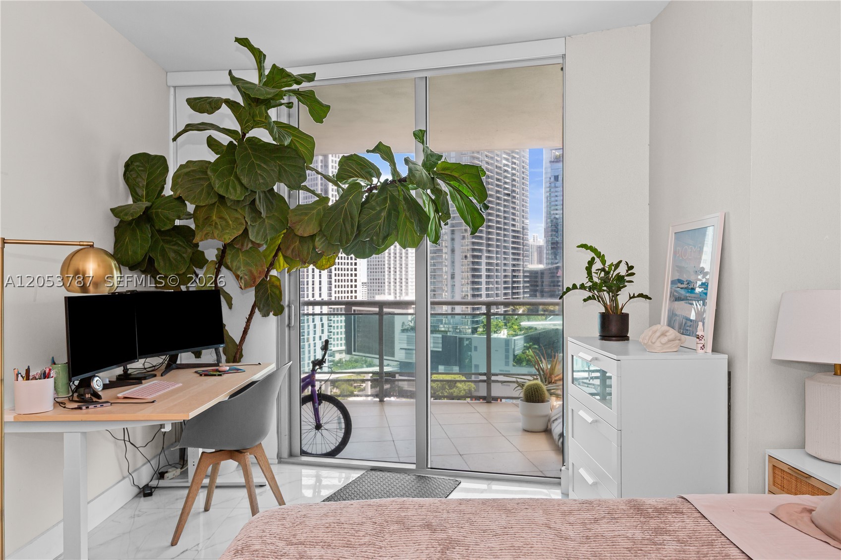 350 S Miami Ave #2102, Miami FL 33130