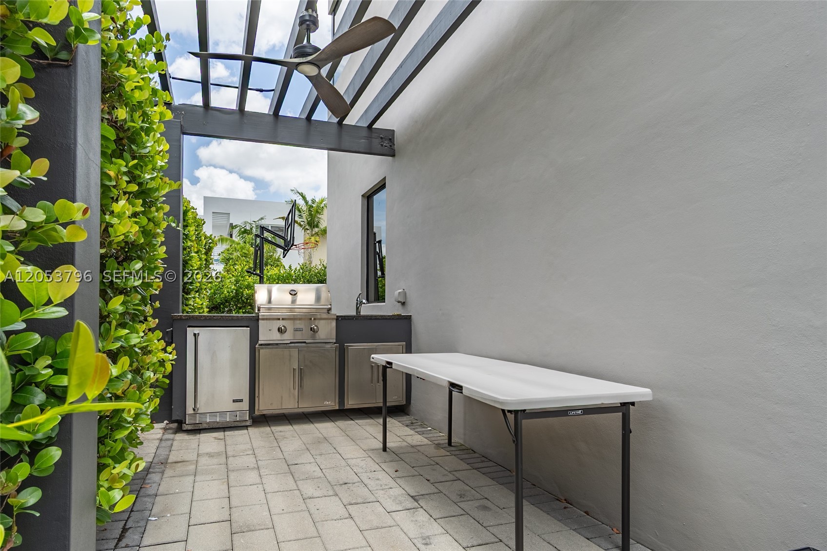 10043 NW 75th Ter, Doral FL 33178