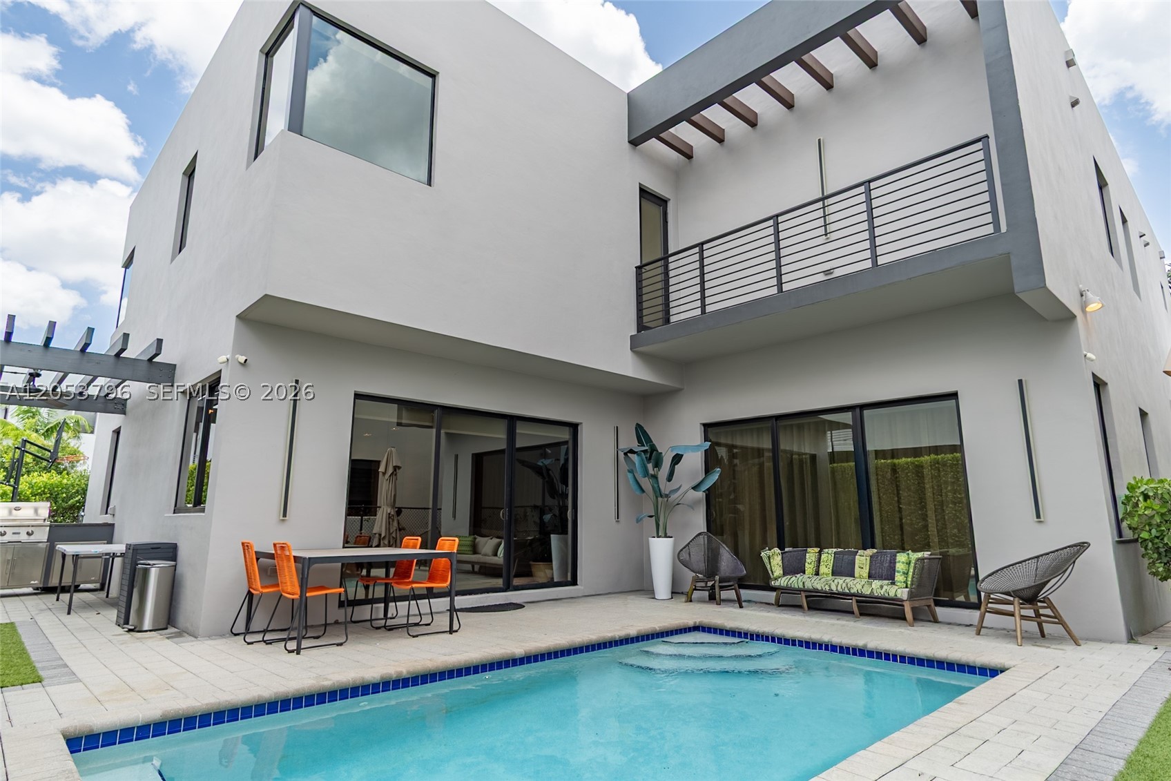 10043 NW 75th Ter, Doral FL 33178