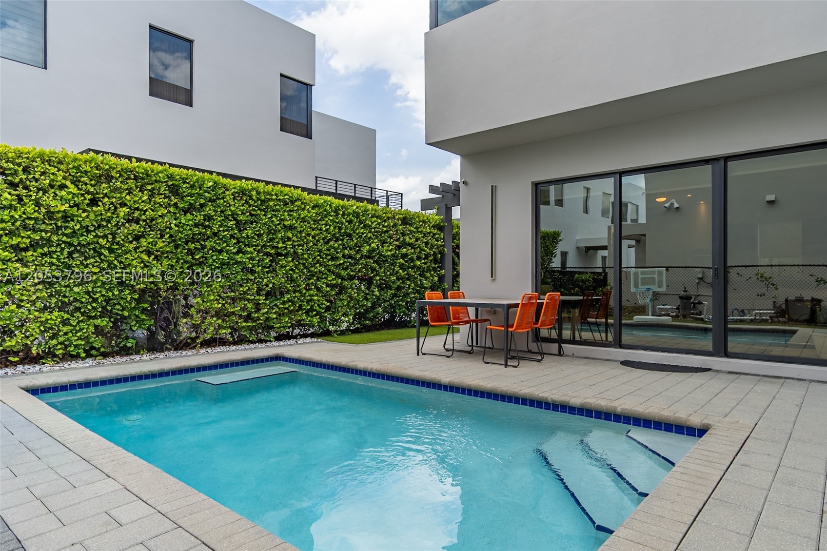 10043 NW 75th Ter, Doral FL 33178