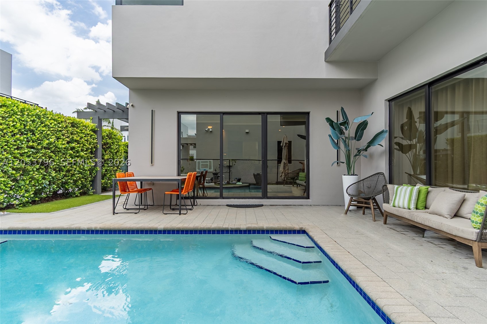 10043 NW 75th Ter, Doral FL 33178