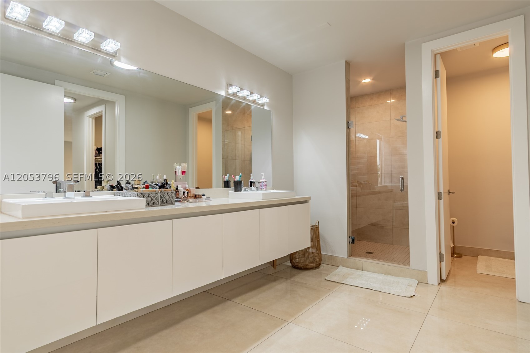 10043 NW 75th Ter, Doral FL 33178