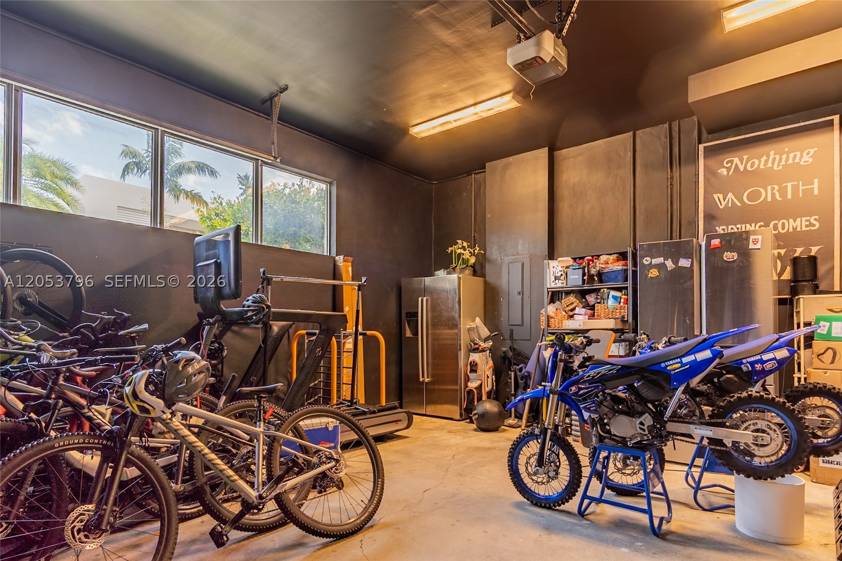 10043 NW 75th Ter, Doral FL 33178