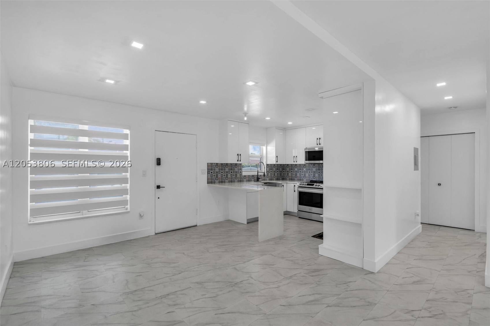 2225 NE 123rd St #102, North Miami FL 33181