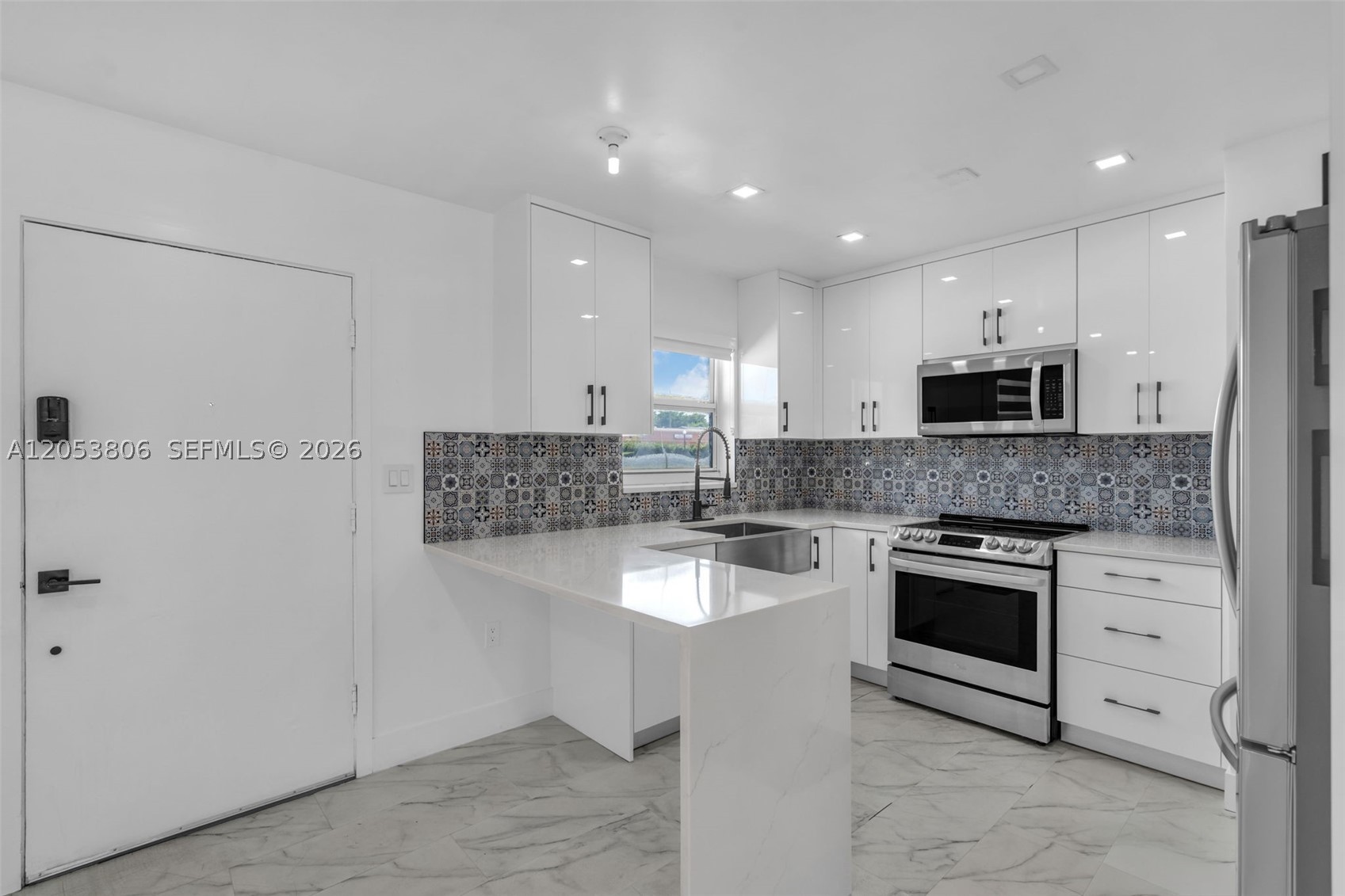 2225 NE 123rd St #102, North Miami FL 33181
