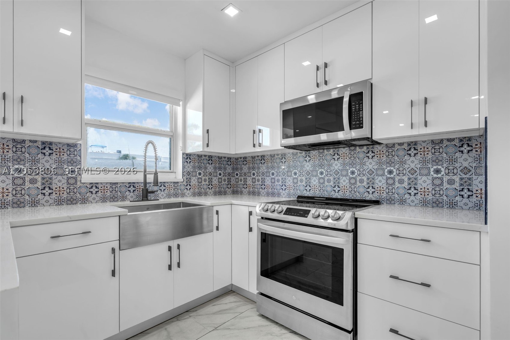 2225 NE 123rd St #102, North Miami FL 33181