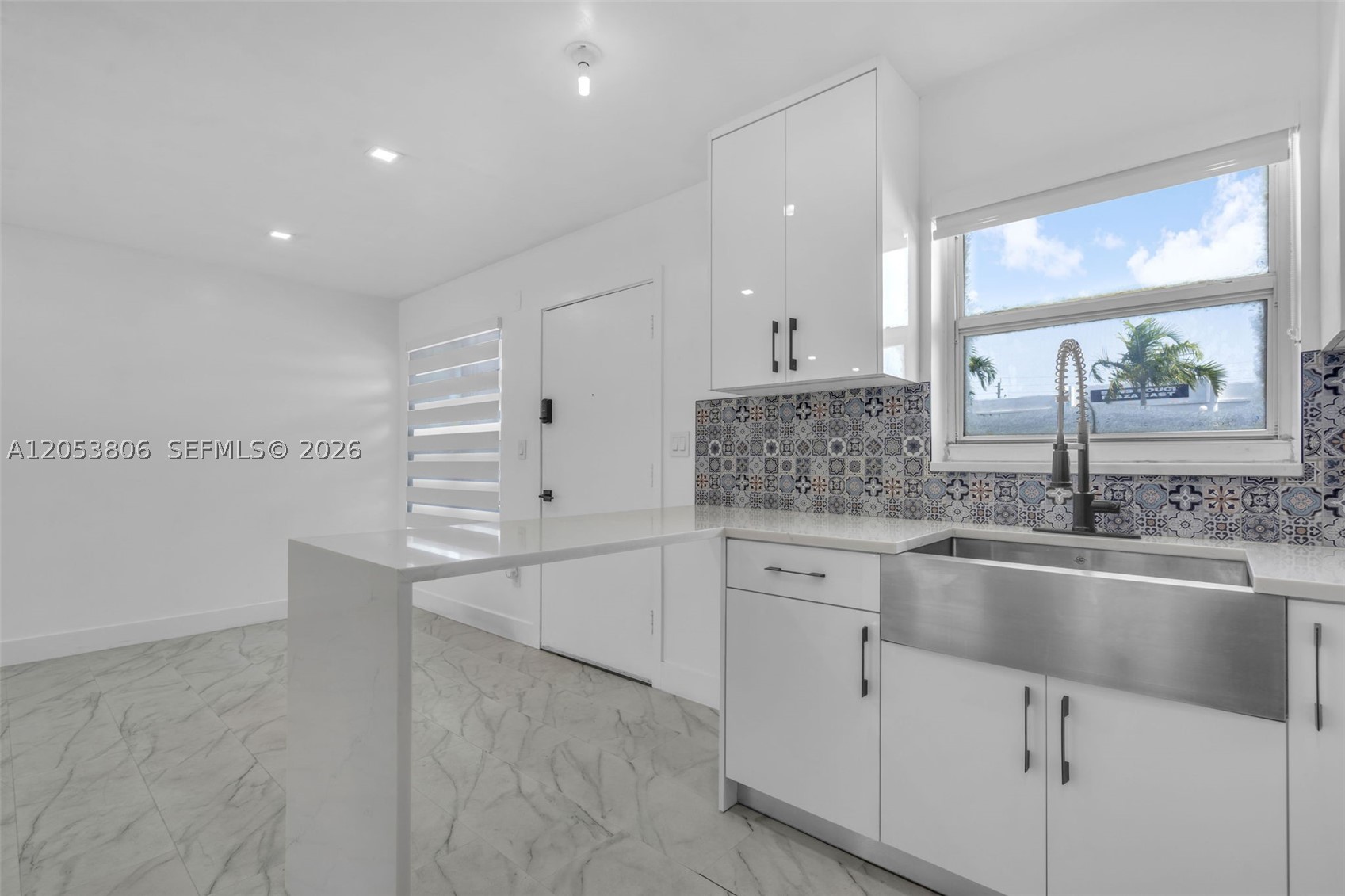 2225 NE 123rd St #102, North Miami FL 33181
