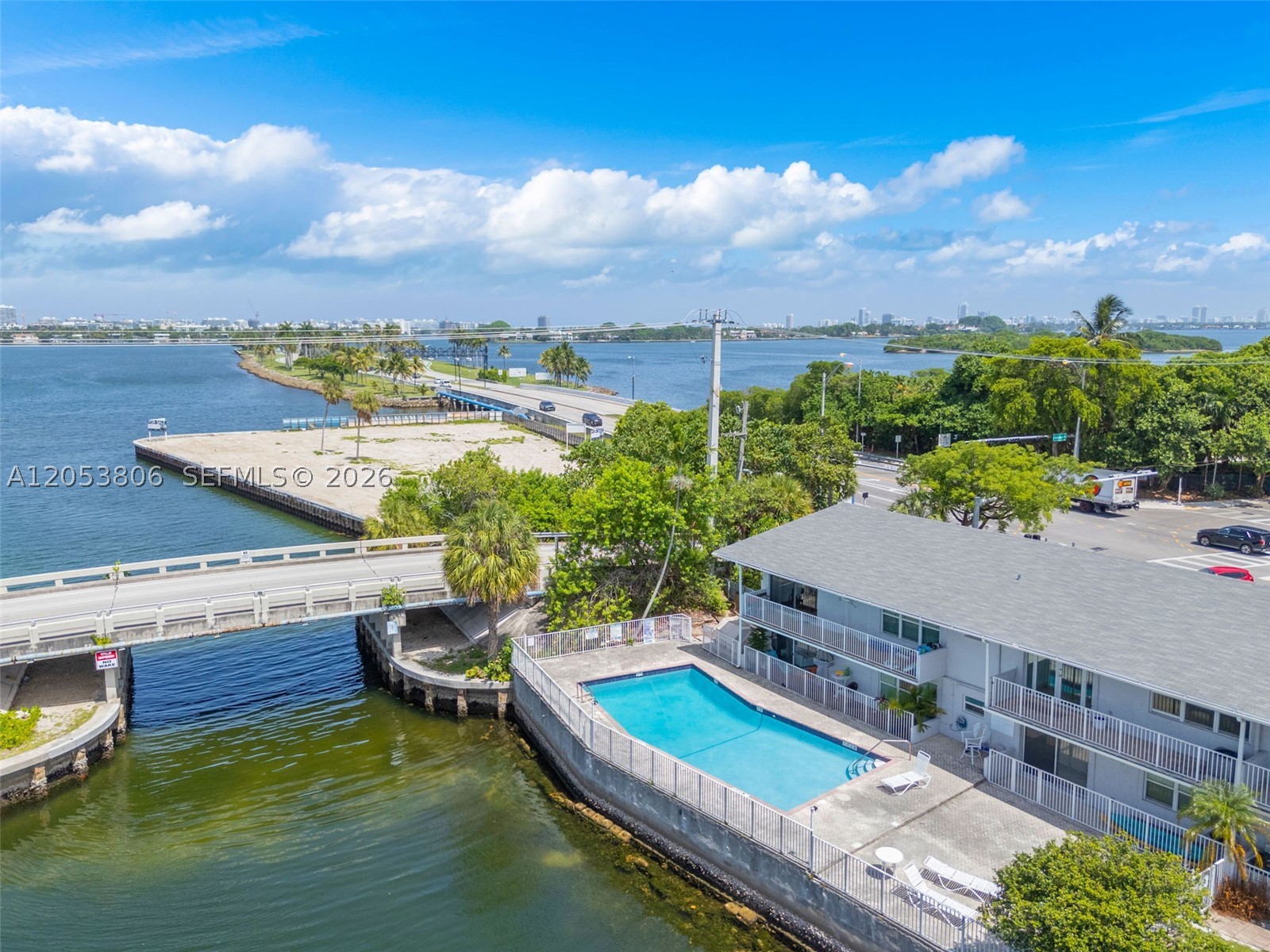 2225 NE 123rd St #102, North Miami FL 33181