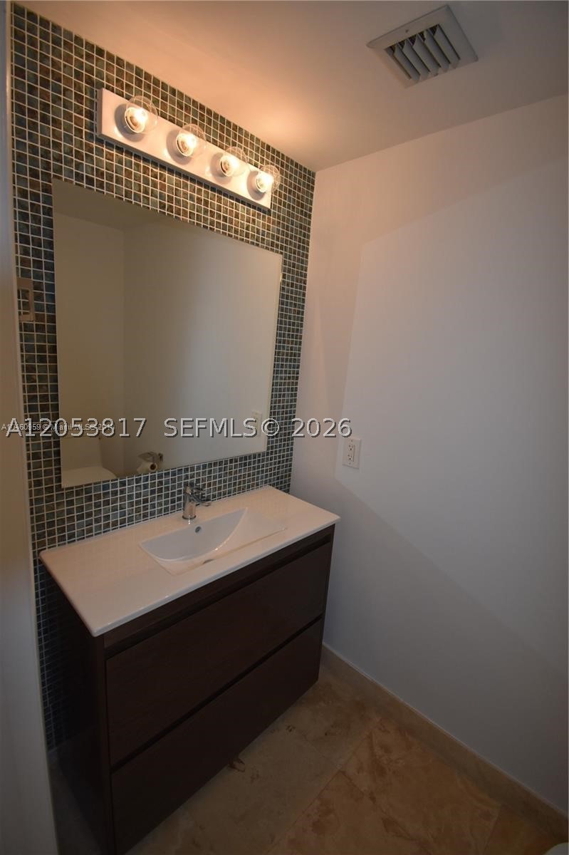 41 SE 5th St #1506, Miami FL 33131