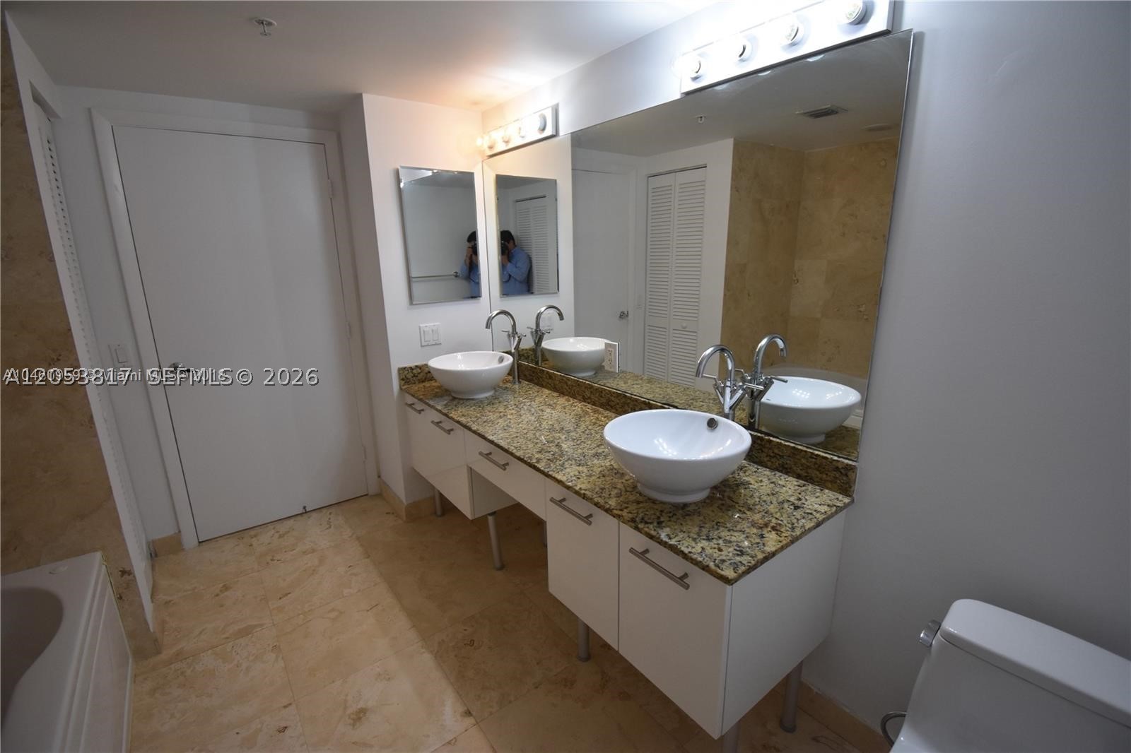 41 SE 5th St #1506, Miami FL 33131