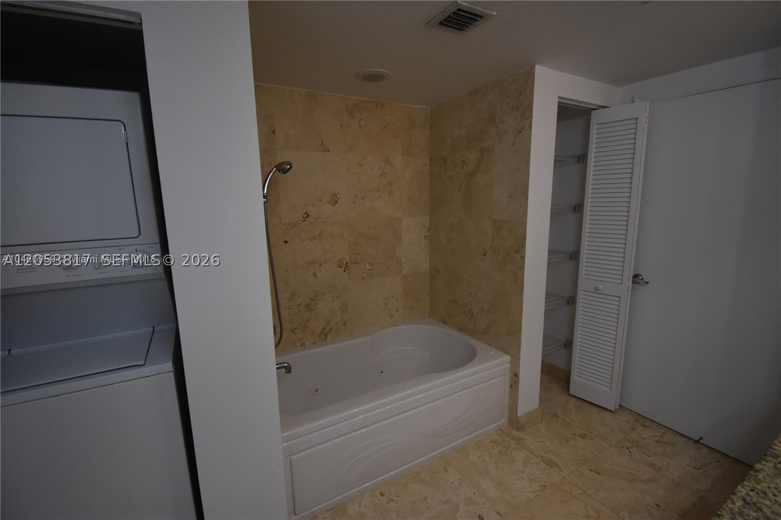 41 SE 5th St #1506, Miami FL 33131