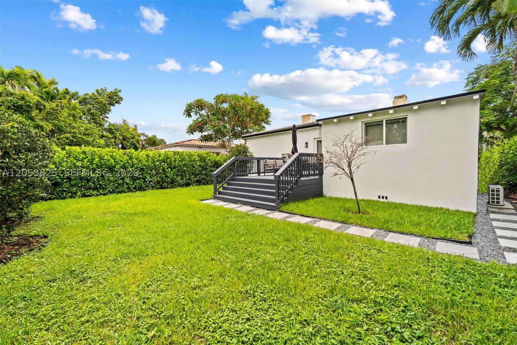 829 Granada Groves Ct, Coral Gables FL 33134