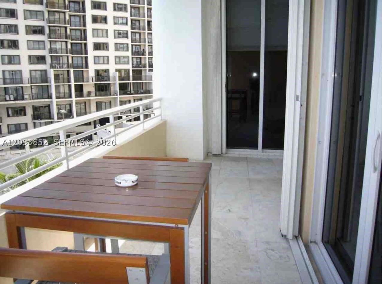 808 Brickell Key Dr #606, Miami FL 33131