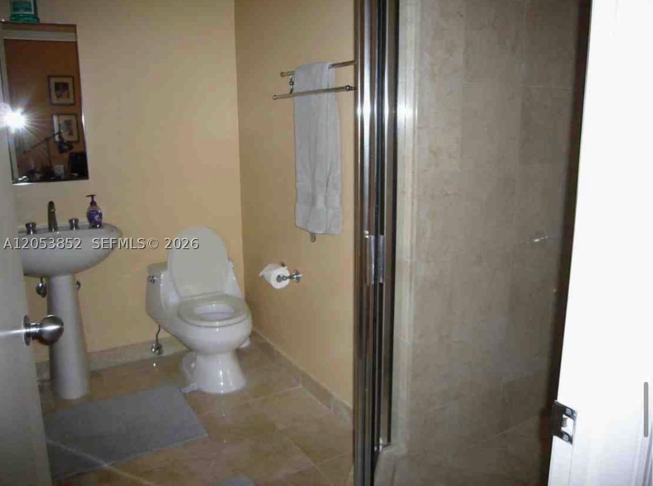 808 Brickell Key Dr #606, Miami FL 33131