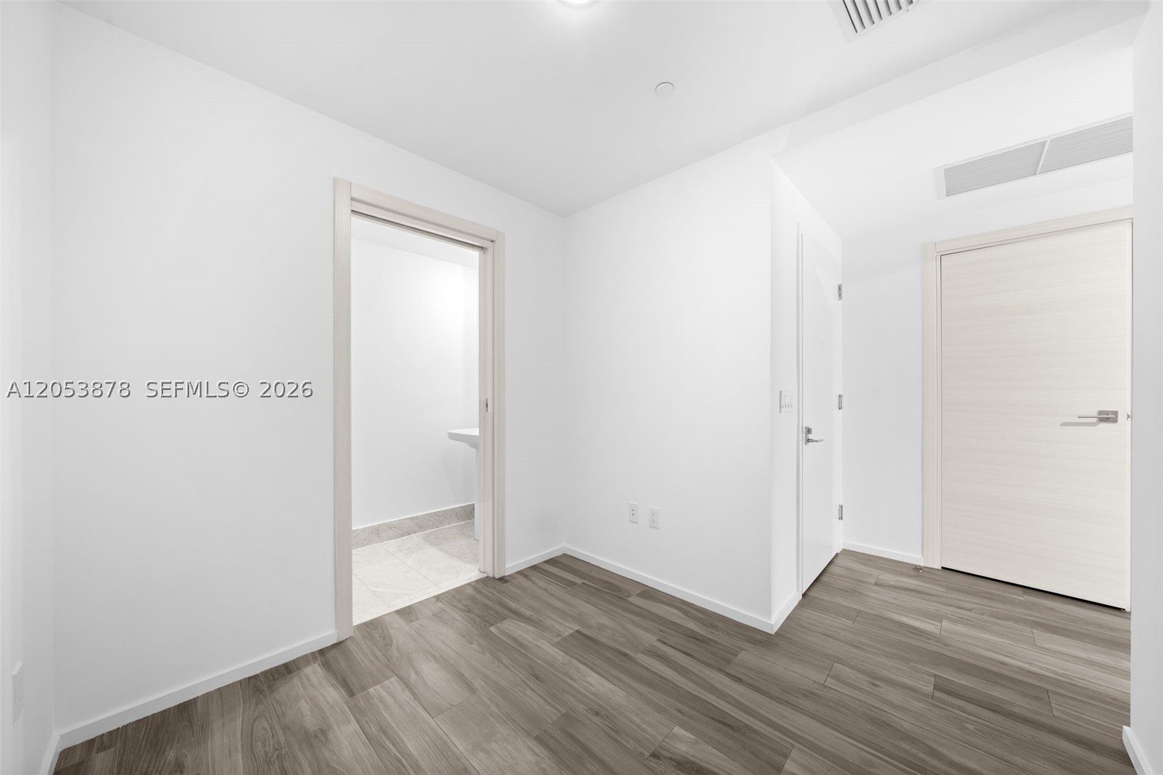 801 S Miami Ave #2002, Miami FL 33130